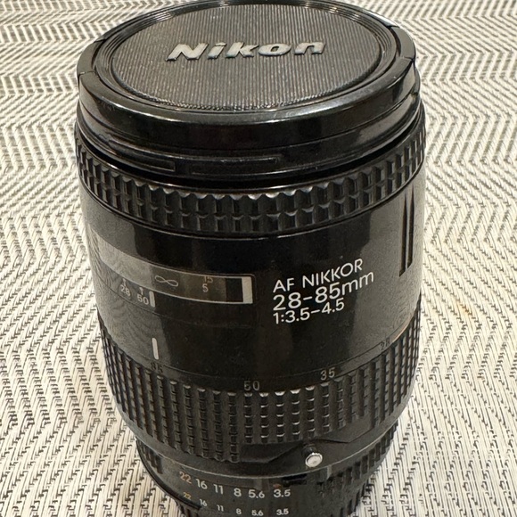 Nikon AF NIKKOR 28-85mm Lens - Black - Picture 1 of 3
